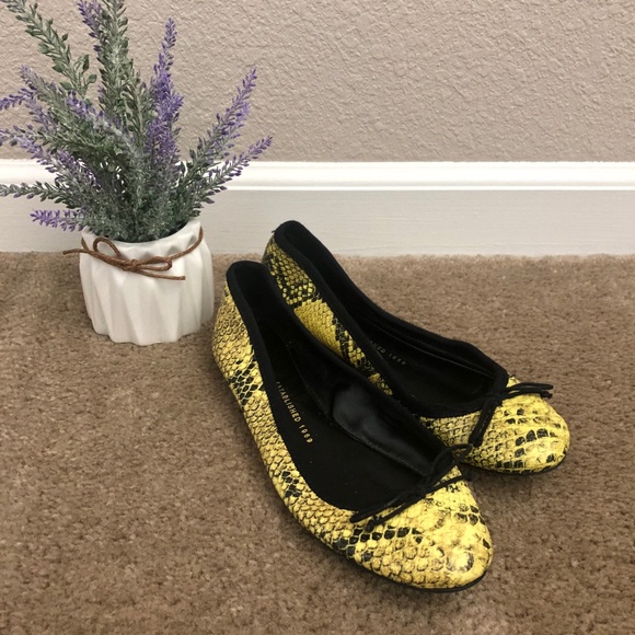 3/$20 GAP Yellow Black Snakeskin Ballet Flats - Picture 3 of 6